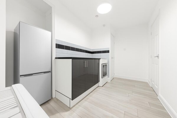 1 Bedroom Flat To Let - HP11
