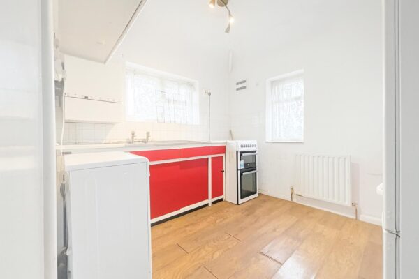 2 Bedroom Flat To Let - HP12