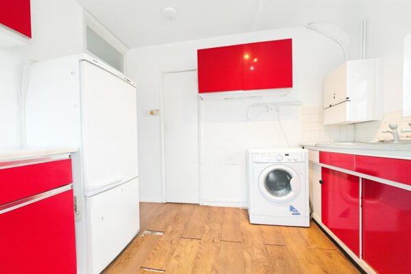2 Bedroom Flat To Let - HP12