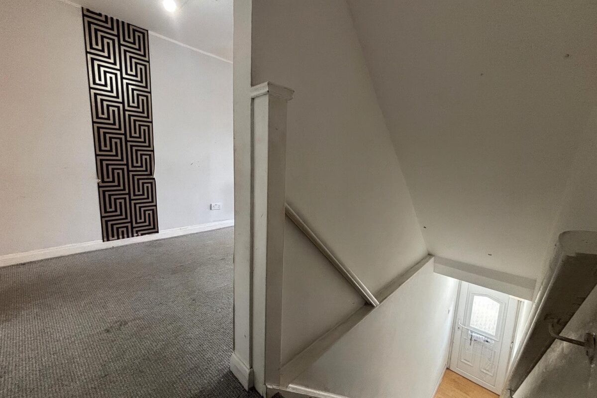 1 Bedroom Flat To Let - HP12
