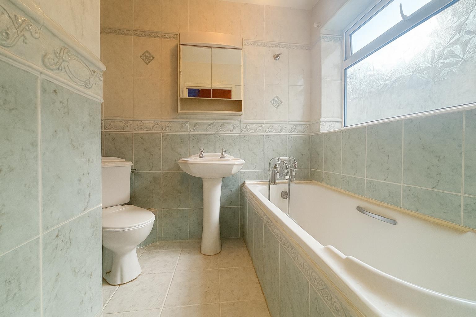3/4 Bedroom House To Let - HP12