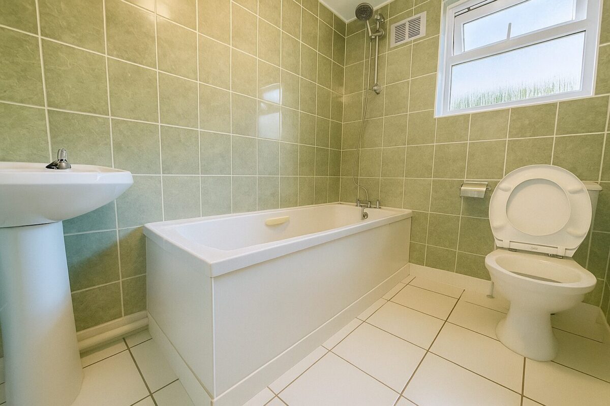 2 Bedroom Flat To Let - HP13