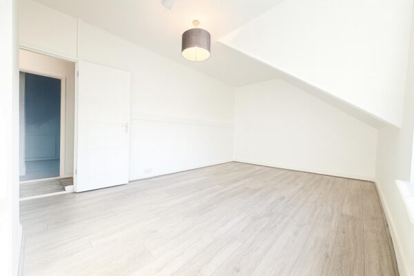 2 Bedroom Flat To Let - HP11