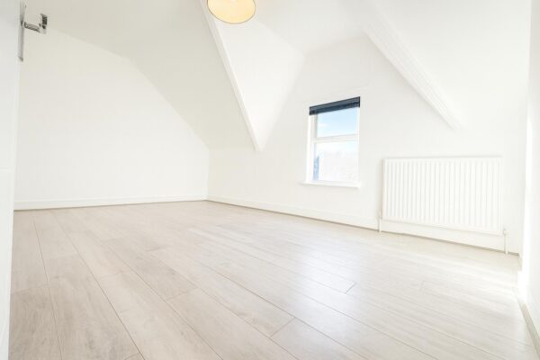 2 Bedroom Flat To Let - HP11