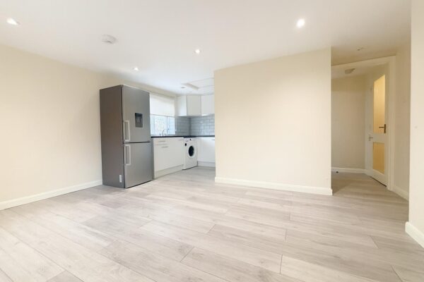 1 Bedroom Flat To Let - HP12