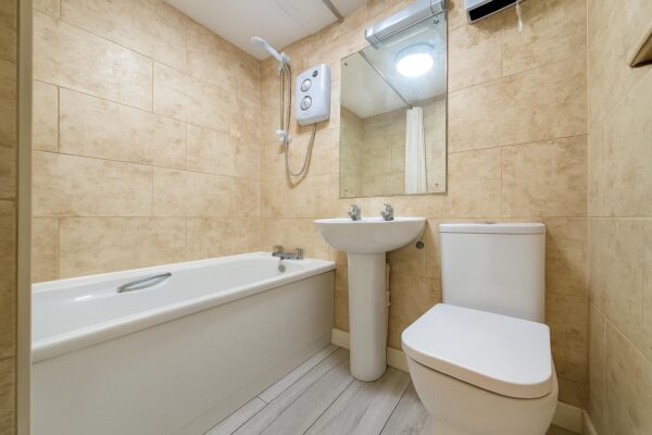 1 Bedroom Flat To Let - HP12