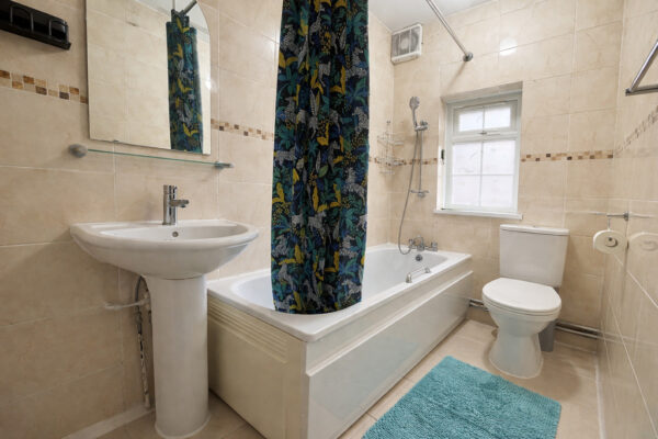 3 Bedroom House To Let - HP12