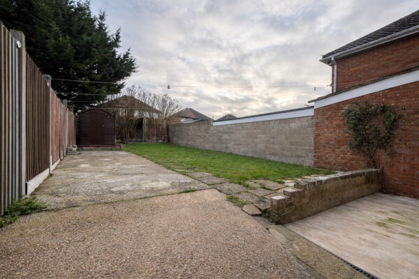 3 Bedroom House To Let - HP12