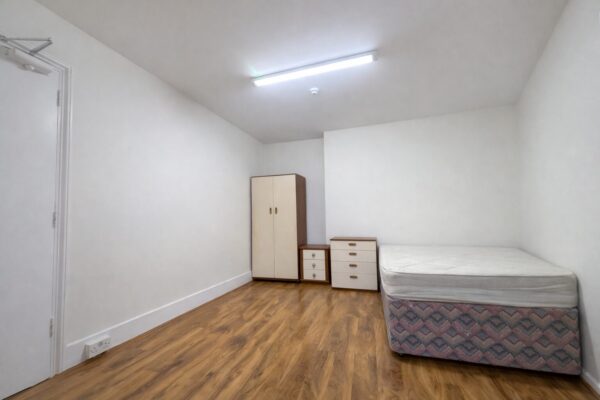 En-Suite Room To Let - HP11