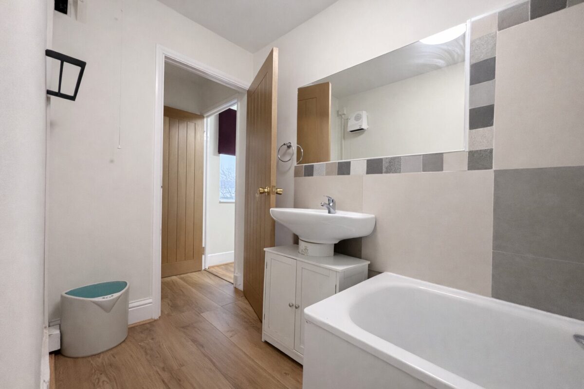 En-Suite Room To Let - HP11