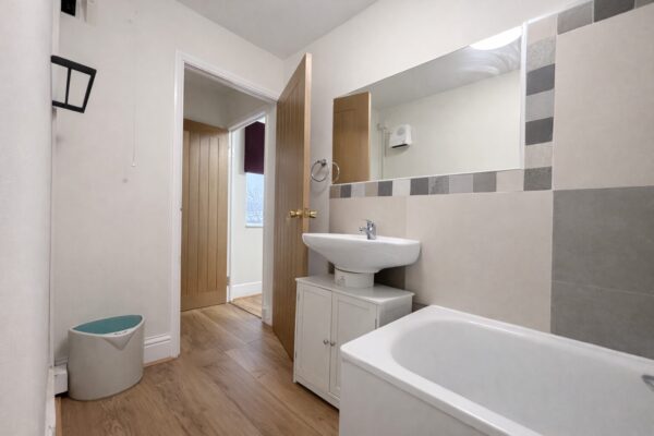 En-Suite Room To Let - HP11