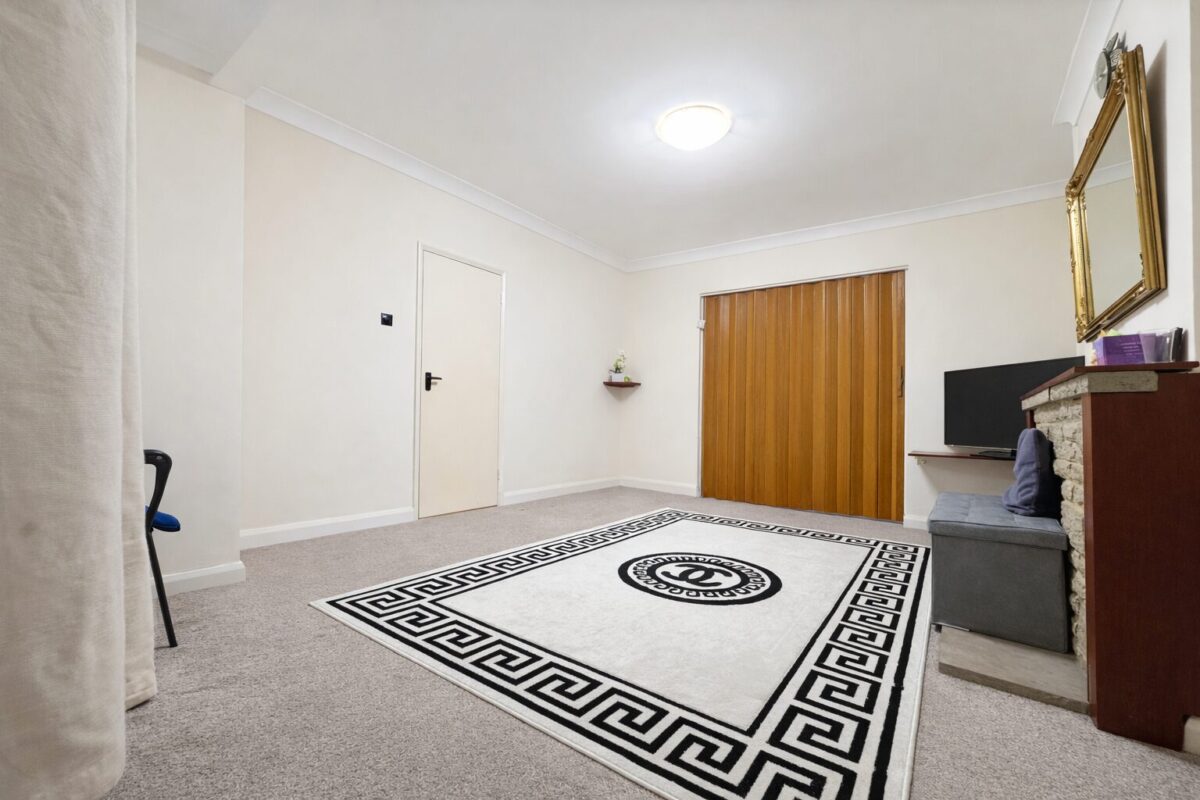 3 Bedroom House To Let - HP11