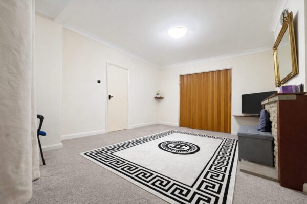 3 Bedroom House To Let - HP11