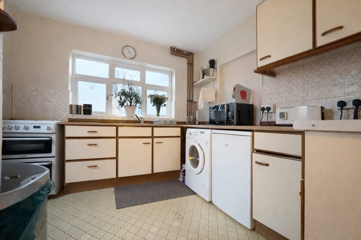 3 Bedroom House To Let - HP11