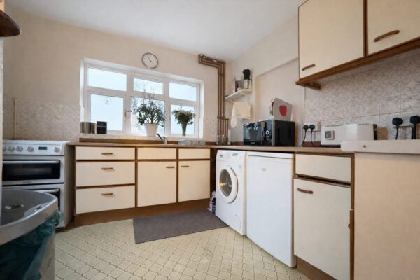 3 Bedroom House To Let - HP11