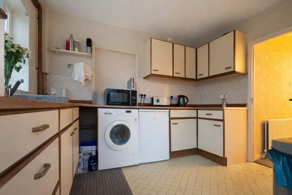 3 Bedroom House To Let - HP11