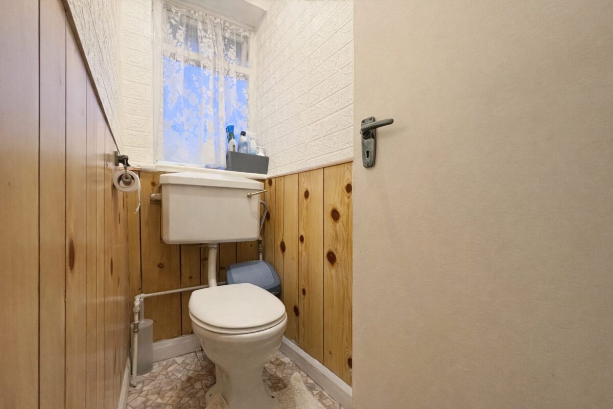 3 Bedroom House To Let - HP11