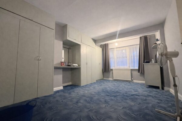 3 Bedroom House To Let - HP11