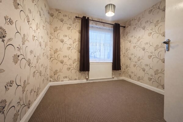 3 Bedroom House To Let - HP11