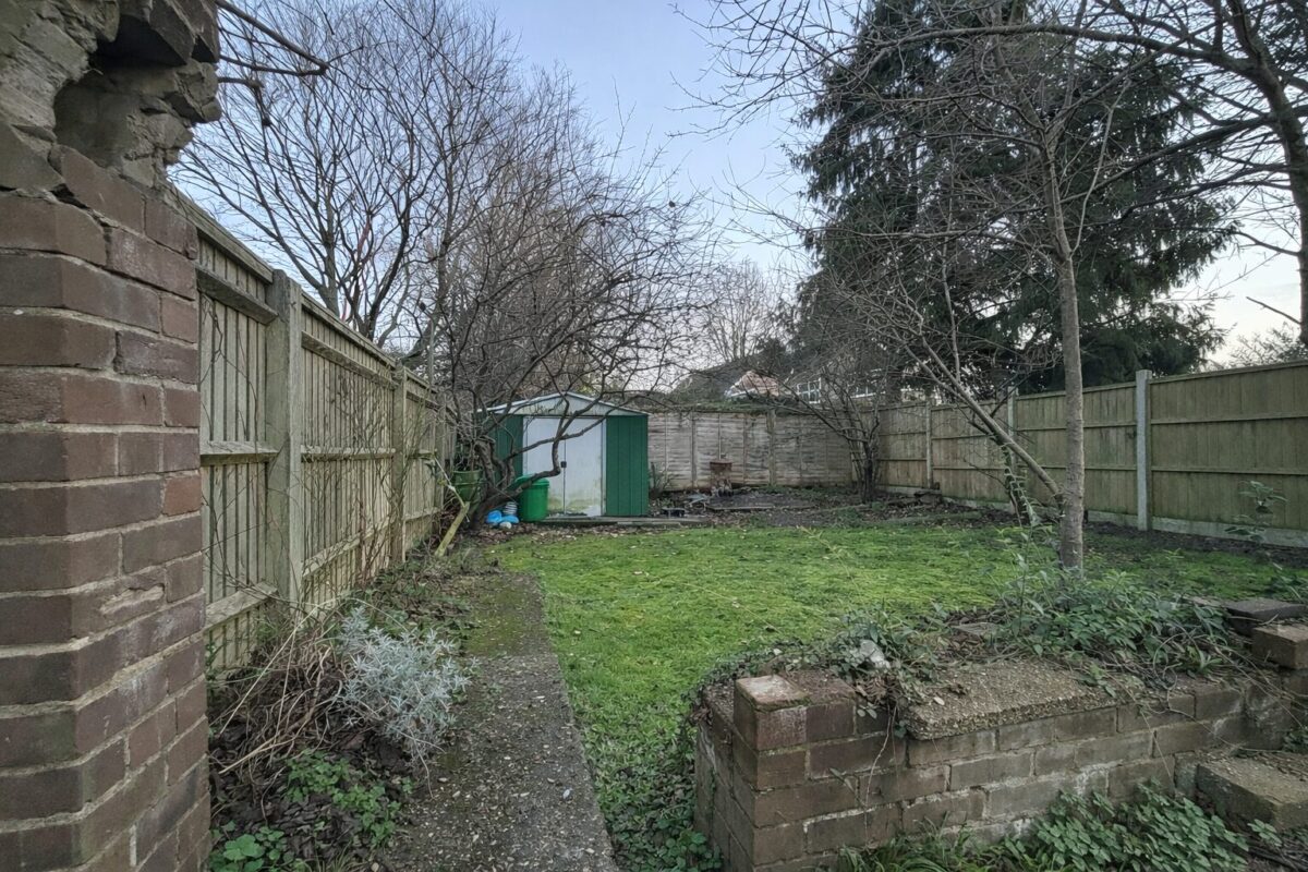 3 Bedroom House To Let - HP11