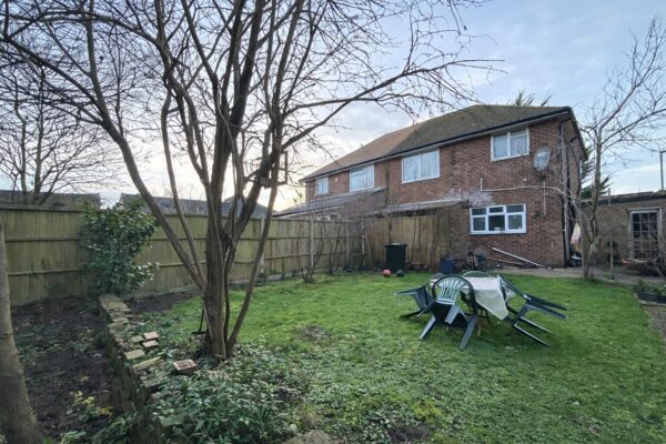 3 Bedroom House To Let - HP11