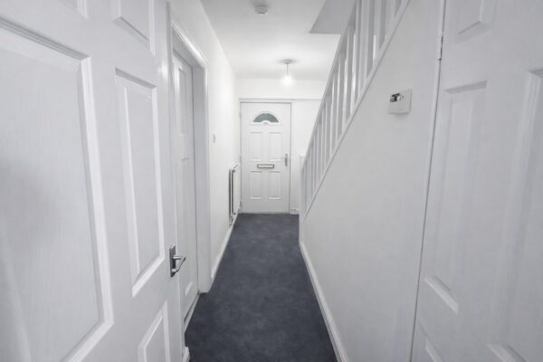 3 Bedroom House To Let - B69