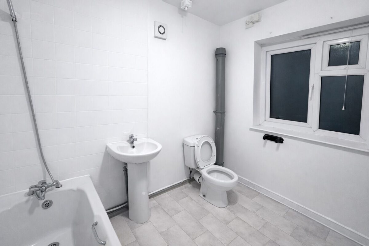 3 Bedroom House To Let - B69