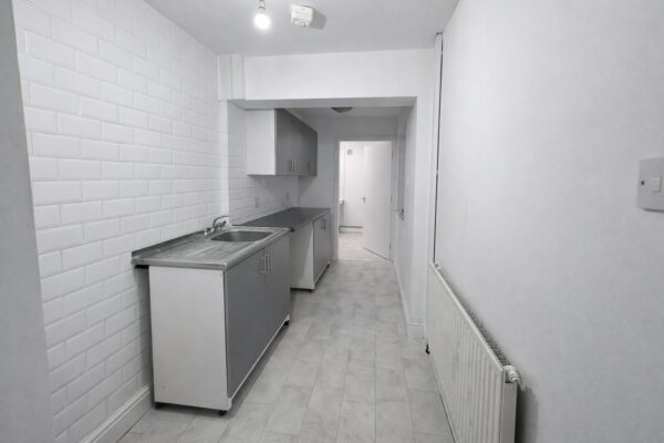 3 Bedroom House To Let - B69
