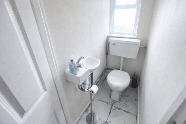 4 Bedroom Student House To Let - HP13