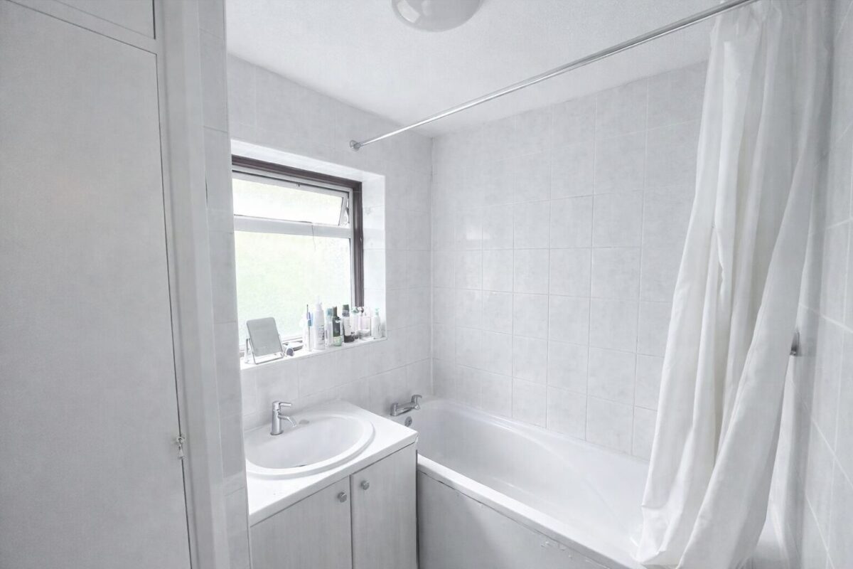 4 Bedroom Student House To Let - HP13