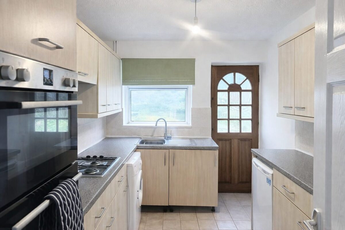 4 Bedroom Student House To Let - HP13