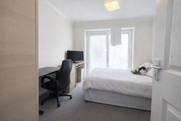 4 Bedroom Student House To Let - HP13