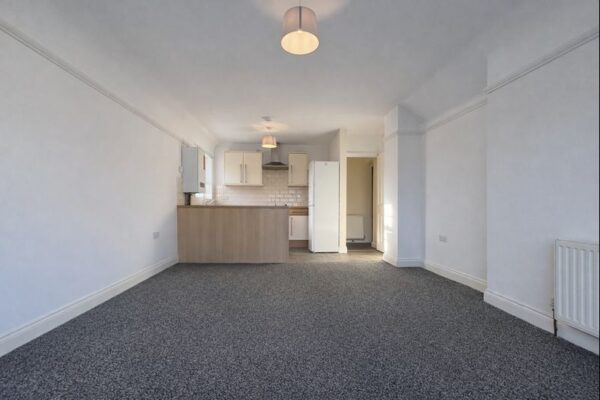 2 Bedroom Flat To Let - HP11