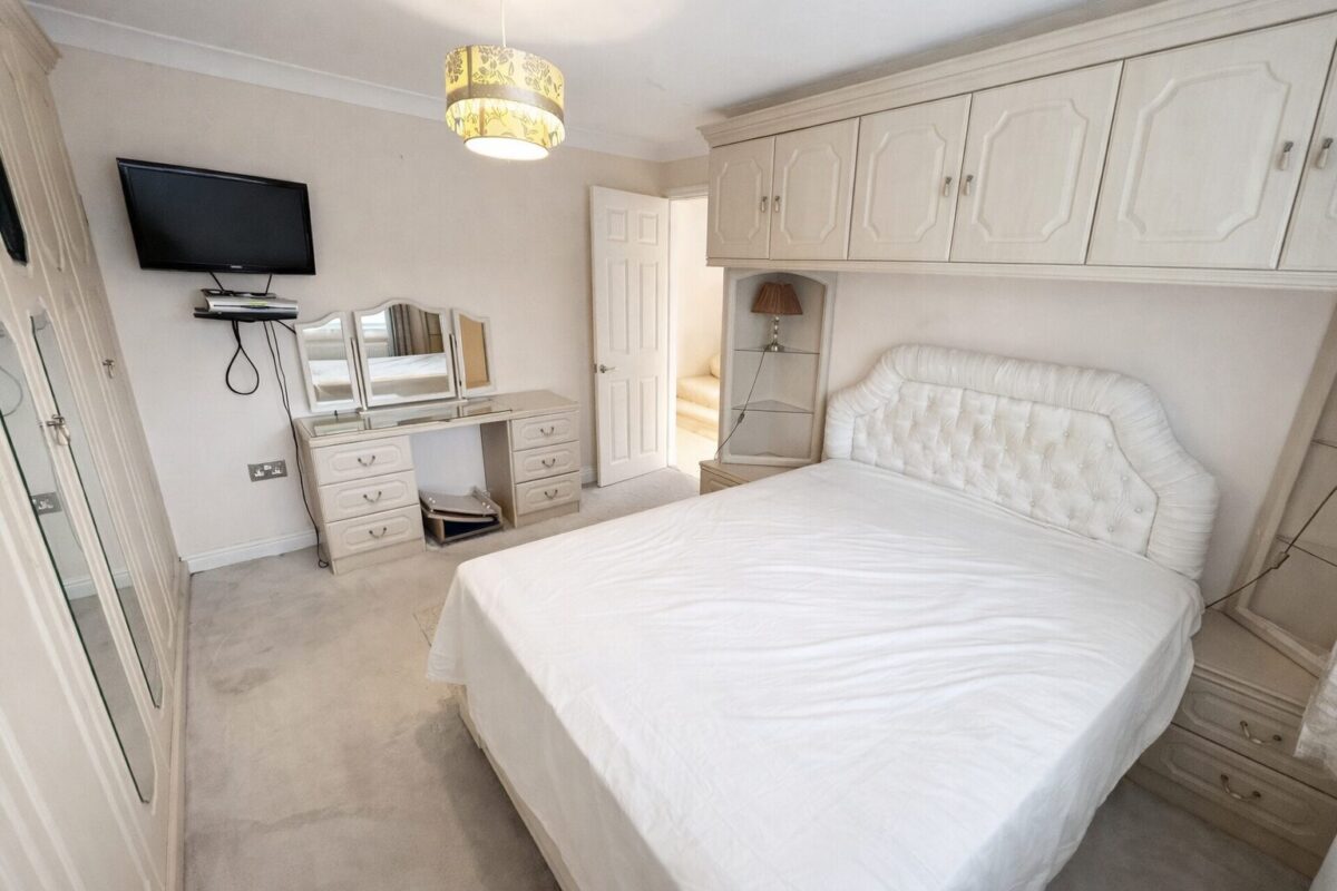 4 Bedroom House To Let - HP13