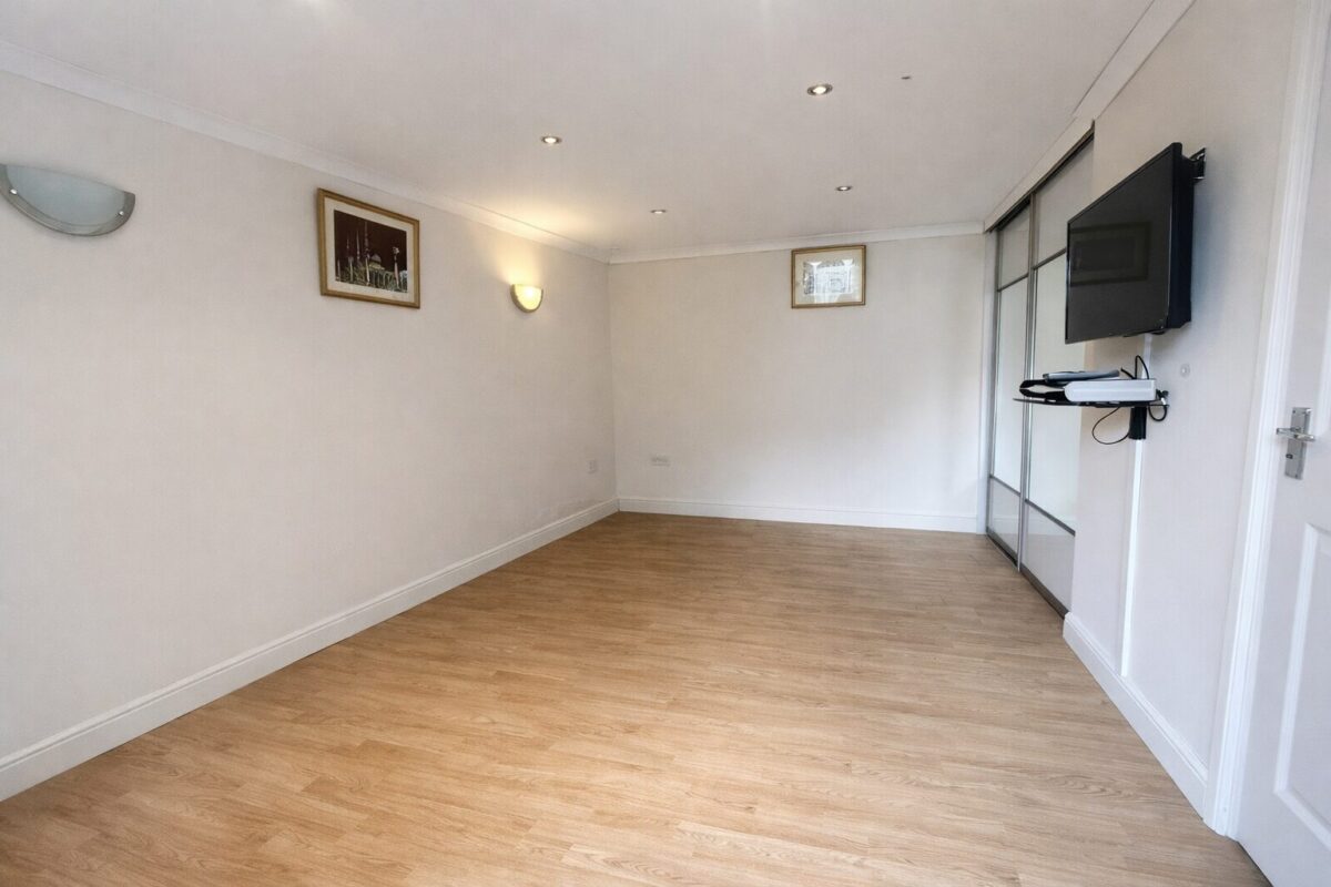 4 Bedroom House To Let - HP13