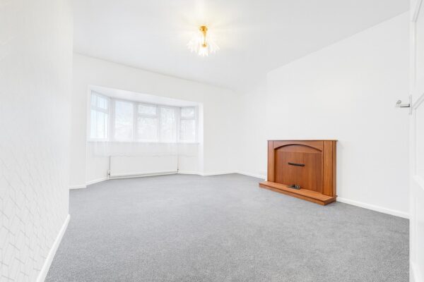 2 Bedroom Flat To Let - HP12