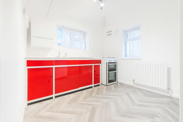 2 Bedroom Flat To Let - HP12