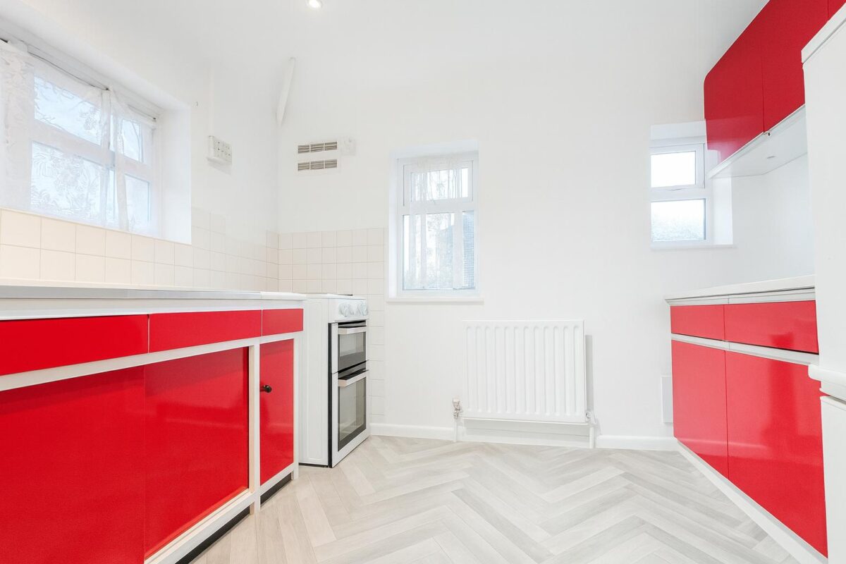 2 Bedroom Flat To Let - HP12