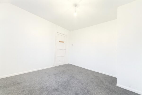 2 Bedroom Flat To Let - HP12