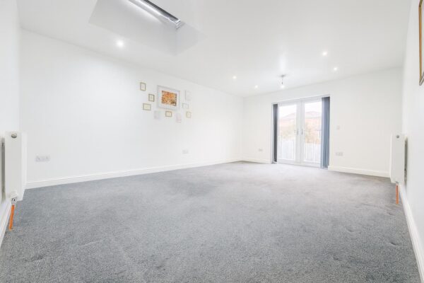 Bills Inclusive 1 Bedroom Flat To Let - HP11