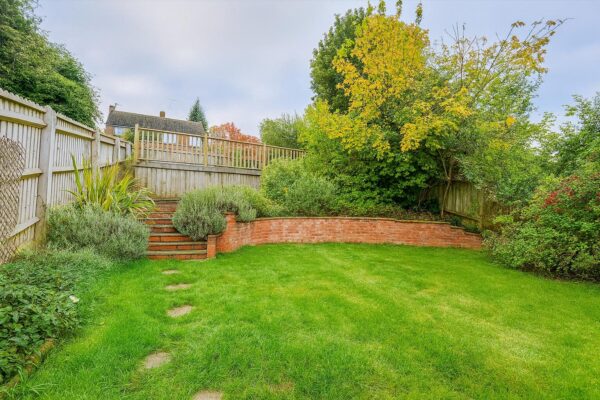 4 Bedroom House To Let - HP12