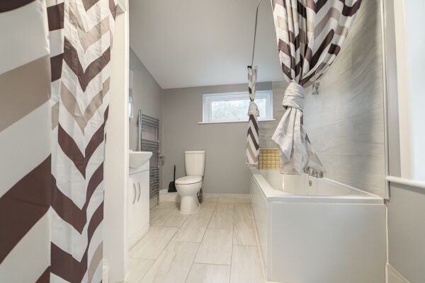 3 Bedroom House To Let - HP12