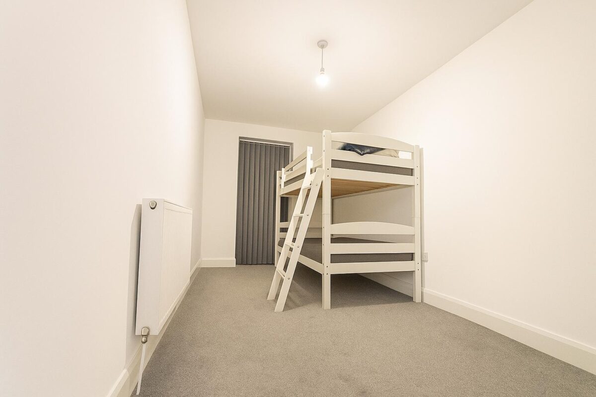 2 Bedroom Flat To Let - HP12