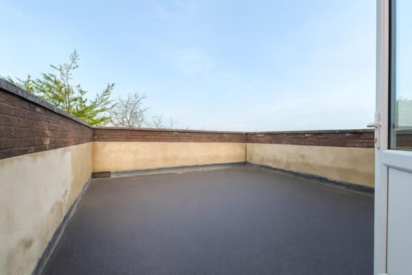2 Bedroom Flat To Let - HP12