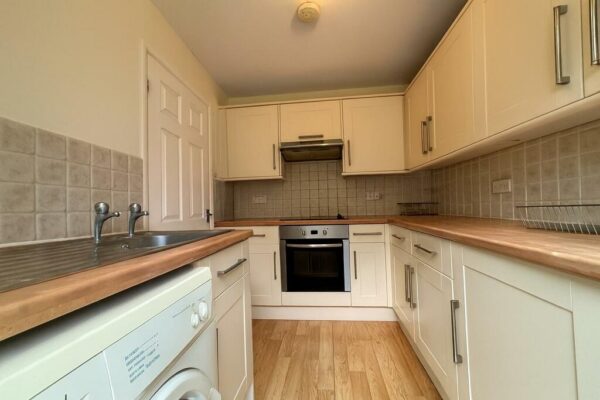1 Bedroom Flat To Let - HP12