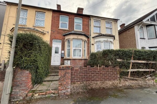 1 Bedroom Flat To Let - HP12