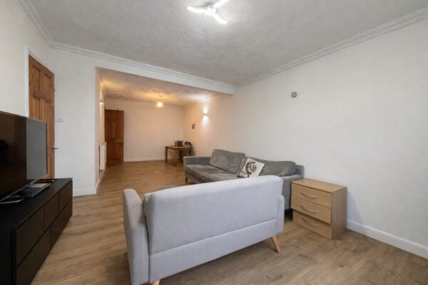 4 Bedroom House To Let - HP11