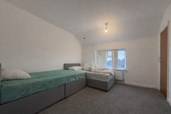 4 Bedroom House To Let - HP11