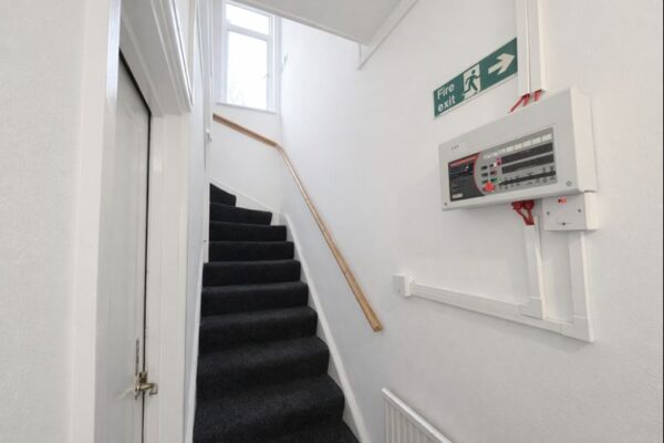 Furnished Double Room To Let - HP11