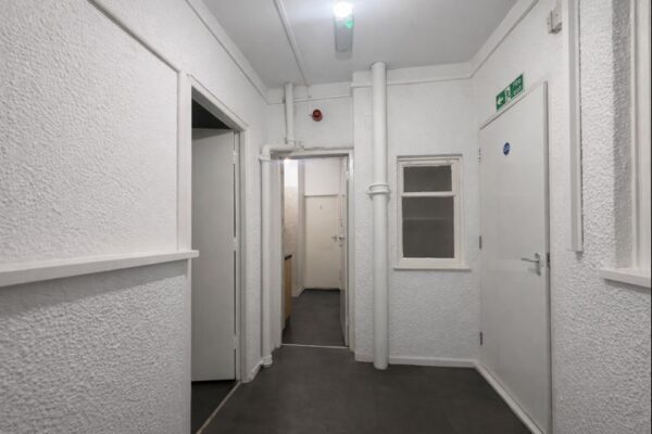 Furnished Double Room To Let - HP11